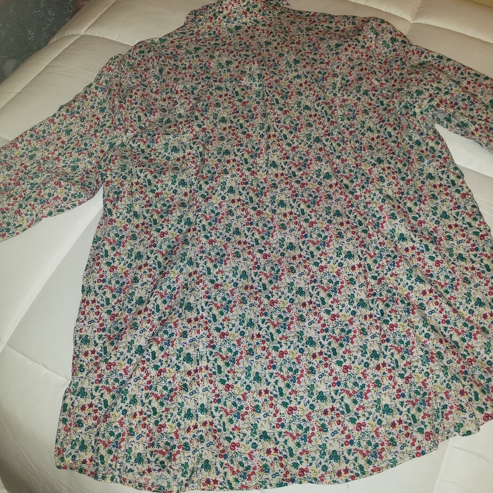 Button up top - Picture 2 of 6